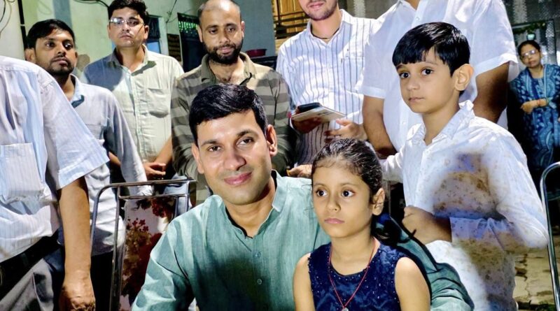 आर्थिक तंगी से जूझ रहे परिवार की अनन्या के सपनों को मिली उड़ान, रवि बाजपेई ने उठाया पढ़ाई से विवाह तक का खर्च